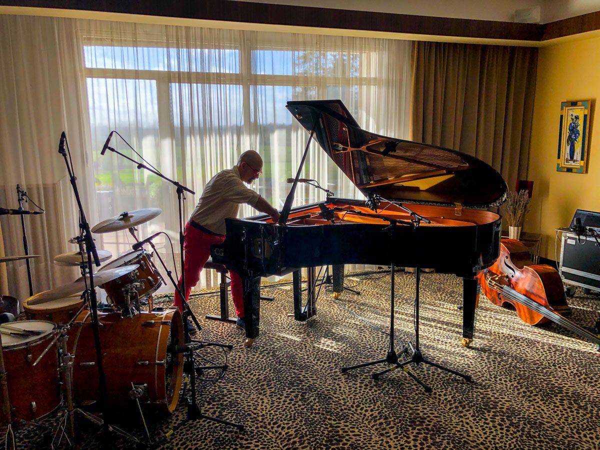 CG PIANOS